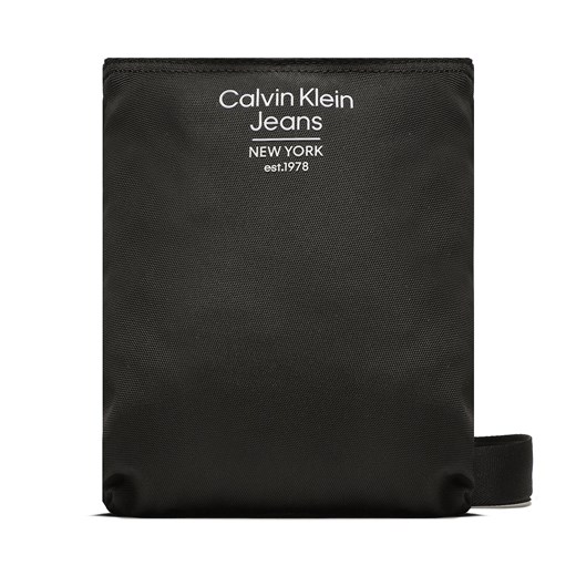 Saszetka Calvin Klein Jeans Sport Essentials Flatpack 18 Est K50K510102 BDS ze sklepu eobuwie.pl w kategorii Saszetki - zdjęcie 166855489