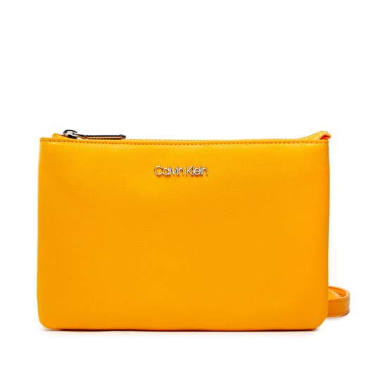 Torebka Calvin Klein Ck Must Ew Xbody K60K607883 SCD Calvin Klein one size okazja eobuwie.pl