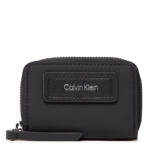 Mały Portfel Damski Calvin Klein Ck Essential Za Wallet Sm K60K609194 BAX ze sklepu eobuwie.pl w kategorii Portfele damskie - zdjęcie 166885988