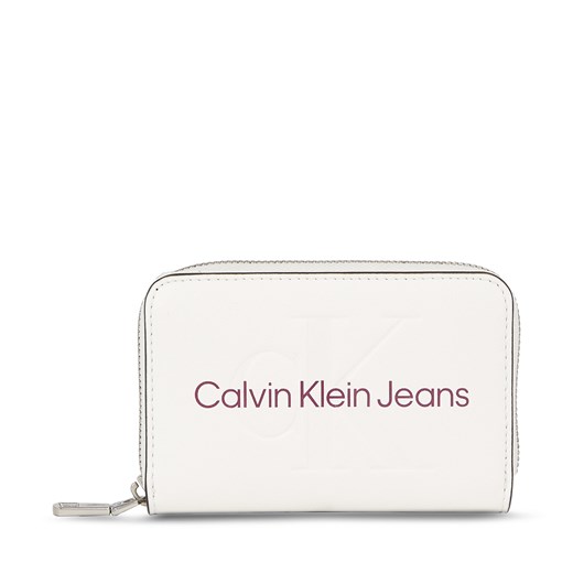 Portfel damski Calvin Klein Jeans Sculpted Med Zip Around Mono K60K607229 Biały ze sklepu eobuwie.pl w kategorii Portfele damskie - zdjęcie 166886307