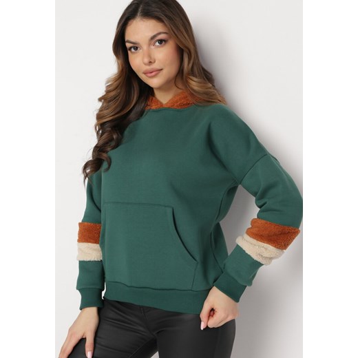 Zielona Bluza z Kapturem i Futrzanymi Wstawkami Pyroxis ze sklepu Born2be Odzież w kategorii Bluzy damskie - zdjęcie 167390995