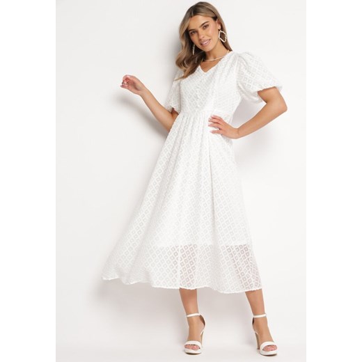 Biała Haftowana Sukienka Taliowana Maxi Indiria ze sklepu Born2be Odzież w kategorii Sukienki - zdjęcie 167421637