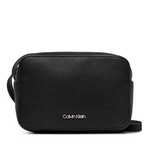Torebka Calvin Klein Ck Must Camera Bag K60K610293 Ck Black BAX ze sklepu eobuwie.pl w kategorii Listonoszki - zdjęcie 167460209