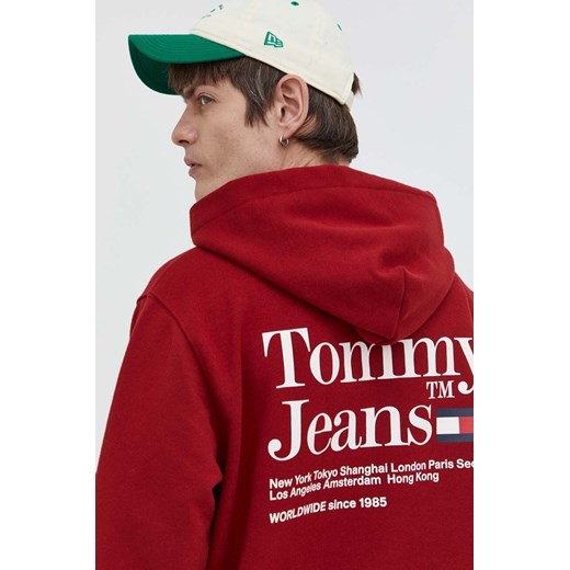Tommy Jeans bluza męska kolor bordowy z kapturem z nadrukiem DM0DM18860 ze sklepu ANSWEAR.com w kategorii Bluzy męskie - zdjęcie 167461579