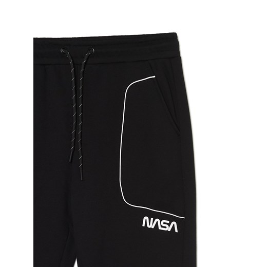 Cropp - Czarne dresowe joggery NASA - czarny Cropp XL Cropp