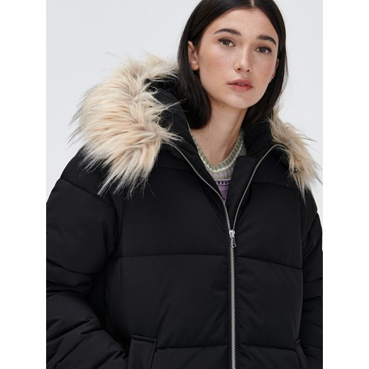Cropp - Czarny ocieplany płaszcz - czarny Cropp XS Cropp