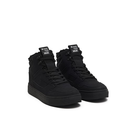 Cropp - Czarne sneakersy z ociepleniem - czarny Cropp 46 Cropp