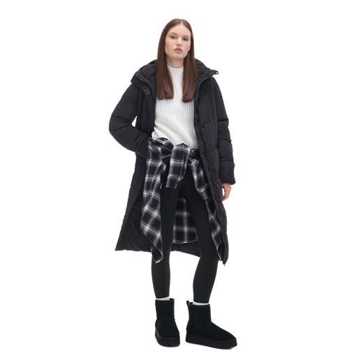 Cropp - Czarny pikowany płaszcz z kapturem - czarny Cropp XS Cropp