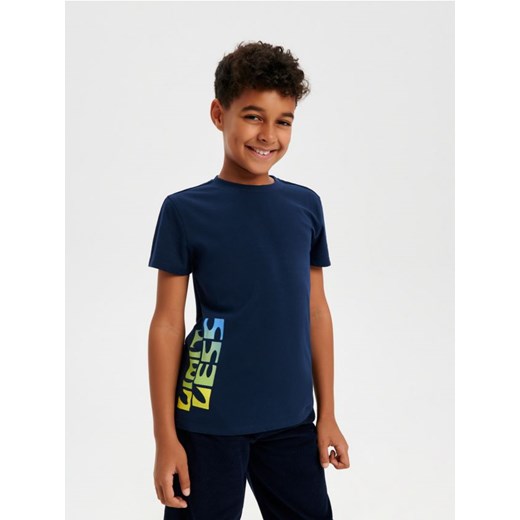 Sinsay - Koszulka z nadrukiem - granatowy ze sklepu Sinsay w kategorii T-shirty chłopięce - zdjęcie 167644519