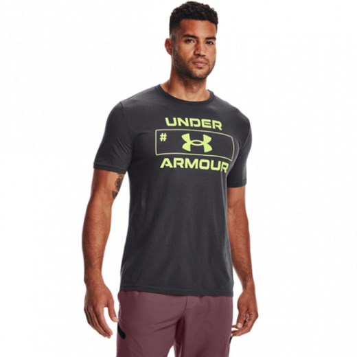 Męski t-shirt z nadrukiem UNDER ARMOUR UA NUMBER SCRIPT SS Under Armour XS Sportstylestory.com wyprzedaż