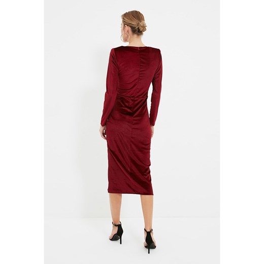 Sukienka Trendyol z dekoltem w łódkę ołówkowa z długim rękawem midi elegancka