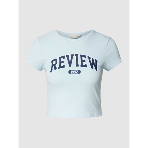 T-shirt krótki z nadrukiem w stylu college REVIEW ze sklepu Peek&Cloppenburg  w kategorii Bluzki damskie - zdjęcie 167809118
