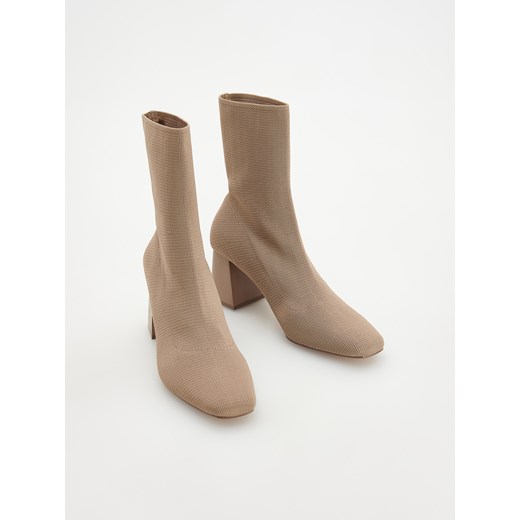 Botki Reserved na obcasie 