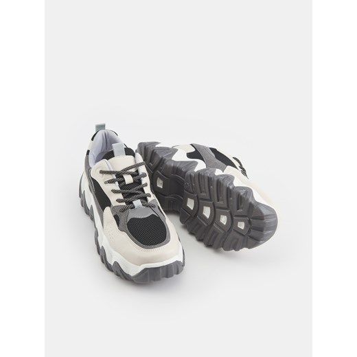Sinsay buty sportowe damskie sneakersy sznurowane płaskie 
