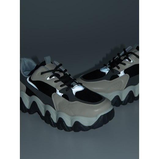 Buty sportowe damskie Sinsay sneakersy sznurowane płaskie 