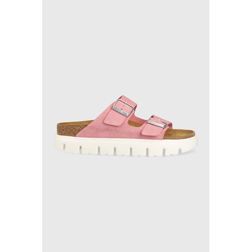 Birkenstock klapki zamszowe BIRKENSTOCK X PAPILLIO Arizona Chunky damskie kolor różowy 1025291 ze sklepu PRM w kategorii Klapki damskie - zdjęcie 167958209