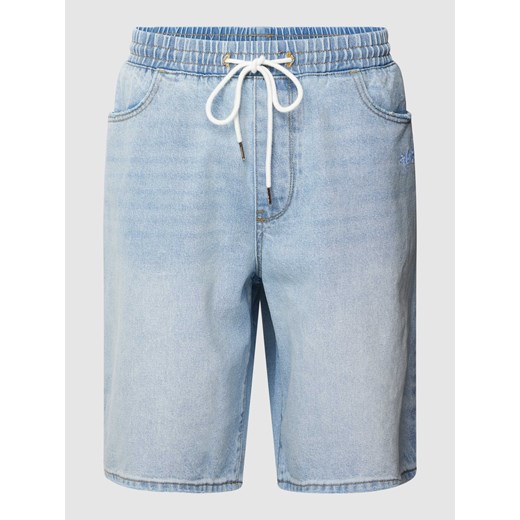 Szorty jeansowe z wyhaftowanym logo ze sklepu Peek&Cloppenburg  w kategorii Spodenki męskie - zdjęcie 168103729