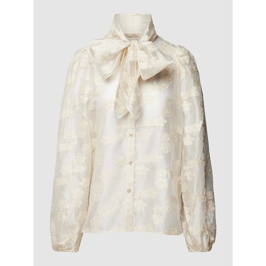 Bluzka z wiązaniem pod szyją i kwiatowym,haftowanym wzorem model ‘Erina’ Stella Nova 40 Peek&Cloppenburg 
