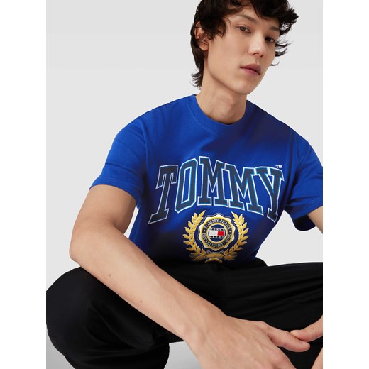 T-shirt z bawełny z detalami z logo Tommy Jeans L promocyjna cena Peek&Cloppenburg 