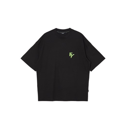 Cropp - Czarna koszulka z małym nadrukiem - czarny ze sklepu Cropp w kategorii T-shirty męskie - zdjęcie 168186099