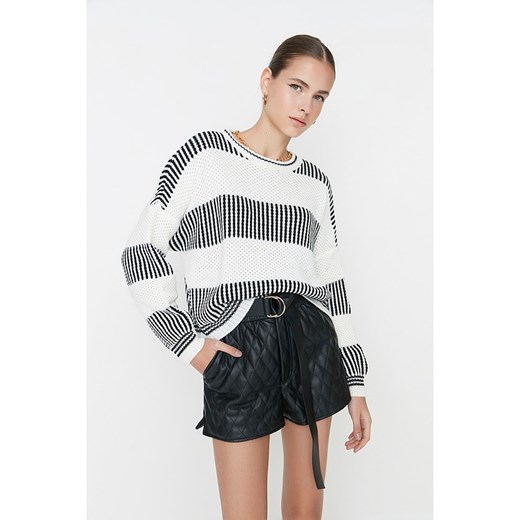 trendyol Sweter w kolorze biało-czarnym ze sklepu Limango Polska w kategorii Swetry damskie - zdjęcie 168263826