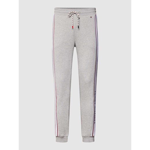 Spodnie dresowe z paskami w kontrastowym kolorze model ‘PANT’ ze sklepu Peek&Cloppenburg  w kategorii Spodnie męskie - zdjęcie 168297257