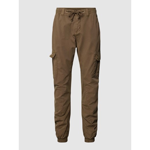 Spodnie sportowe z kieszeniami cargo w jednolitym kolorze ze sklepu Peek&Cloppenburg  w kategorii Spodnie męskie - zdjęcie 168300989