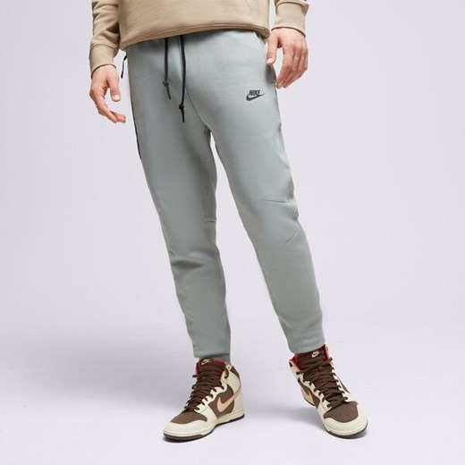 NIKE SPODNIE TECH FLEECE JOGGER ze sklepu Sizeer w kategorii Spodnie męskie - zdjęcie 168365075