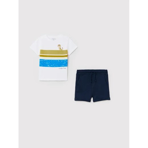 OVS Komplet t-shirt i szorty sportowe 1474557 Biały Regular Fit ze sklepu MODIVO w kategorii Komplety chłopięce - zdjęcie 168414136