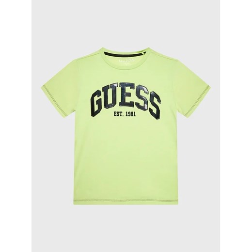 Guess T-Shirt L3RI01 K8HM3 Zielony Regular Fit ze sklepu MODIVO w kategorii T-shirty chłopięce - zdjęcie 168426148