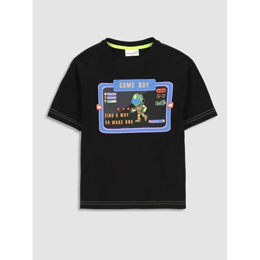 Coccodrillo T-Shirt WC3143202DWK Czarny Regular Fit ze sklepu MODIVO w kategorii T-shirty chłopięce - zdjęcie 168436007