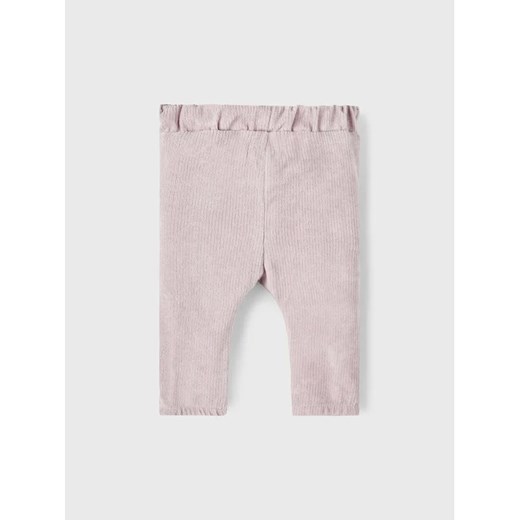NAME IT Spodnie materiałowe 13206929 Różowy Regular Fit ze sklepu MODIVO w kategorii Spodnie i półśpiochy - zdjęcie 168441875
