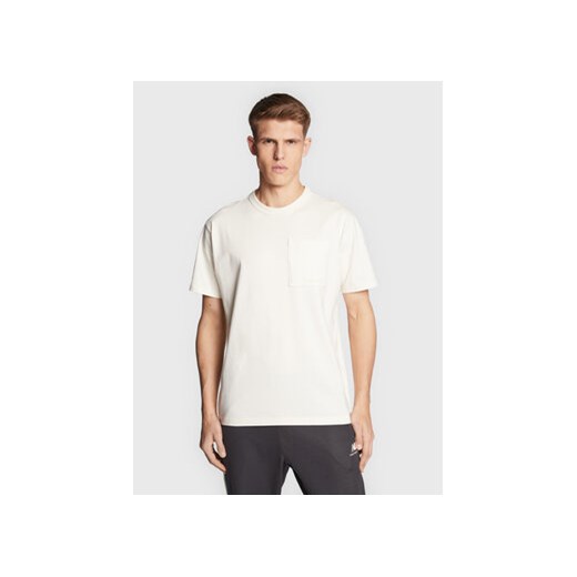 New Balance T-Shirt MT23567 Écru Relaxed Fit ze sklepu MODIVO w kategorii T-shirty męskie - zdjęcie 168505236