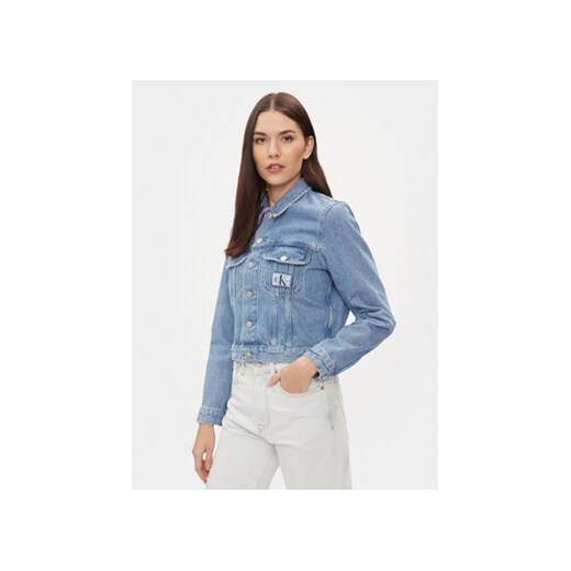 Calvin Klein Jeans Kurtka jeansowa 90's J20J222473 Niebieski Regular Fit ze sklepu MODIVO w kategorii Kurtki damskie - zdjęcie 168505515