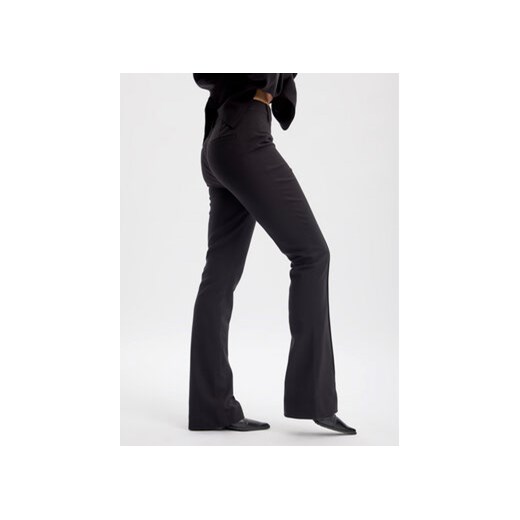 Gestuz Spodnie materiałowe 10908149 Czarny Wide Leg ze sklepu MODIVO w kategorii Spodnie damskie - zdjęcie 168506905