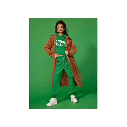 ONLY Spodnie dresowe Toddy 15311686 Zielony Regular Fit ze sklepu MODIVO w kategorii Spodnie damskie - zdjęcie 168509847