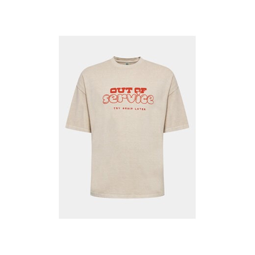 BDG Urban Outfitters T-Shirt Out Of Service Tee 77170678 Beżowy Baggy Fit ze sklepu MODIVO w kategorii T-shirty męskie - zdjęcie 168510146