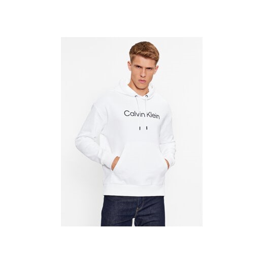 Calvin Klein Bluza Hero K10K111345 Biały Regular Fit ze sklepu MODIVO w kategorii Bluzy męskie - zdjęcie 168516167