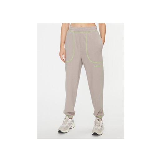Calvin Klein Underwear Spodnie dresowe 000QS7016E Szary Regular Fit ze sklepu MODIVO w kategorii Spodnie damskie - zdjęcie 168516588