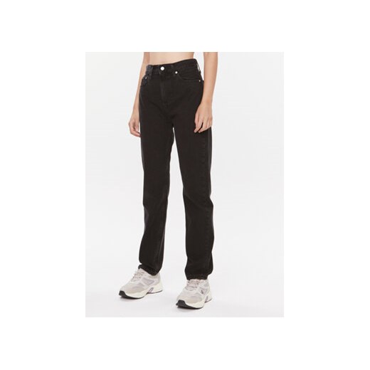 Calvin Klein Jeans Jeansy Authentic J20J221759 Czarny Straight Fit ze sklepu MODIVO w kategorii Jeansy damskie - zdjęcie 168518829