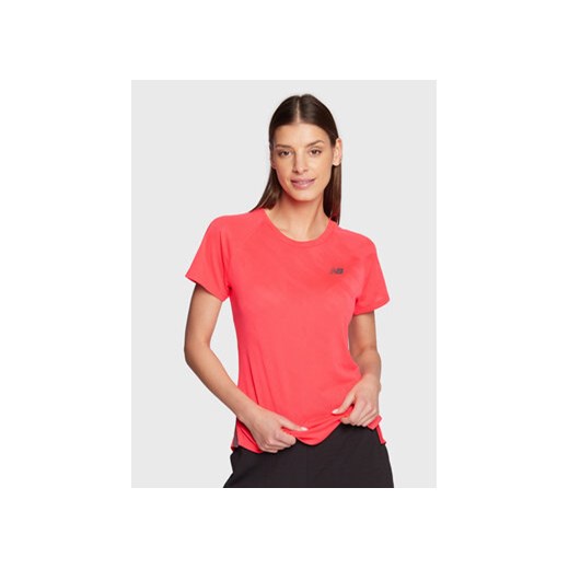 New Balance Koszulka techniczna Q Speed WT23281 Czerwony Athletic Fit ze sklepu MODIVO w kategorii Bluzki damskie - zdjęcie 168519715