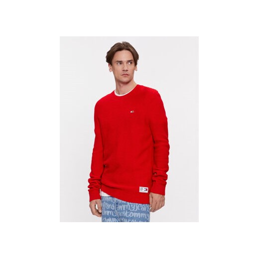 Tommy Jeans Sweter DM0DM15060 Czerwony Regular Fit ze sklepu MODIVO w kategorii Swetry męskie - zdjęcie 168526416