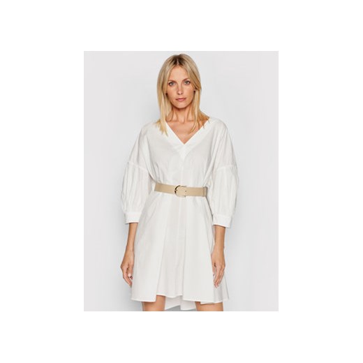 Imperial Sukienka codzienna ABWSBBD Biały Regular Fit ze sklepu MODIVO w kategorii Sukienki - zdjęcie 168529789