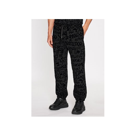 Versace Jeans Couture Spodnie dresowe 75GAA315 Czarny Regular Fit ze sklepu MODIVO w kategorii Spodnie męskie - zdjęcie 168534028