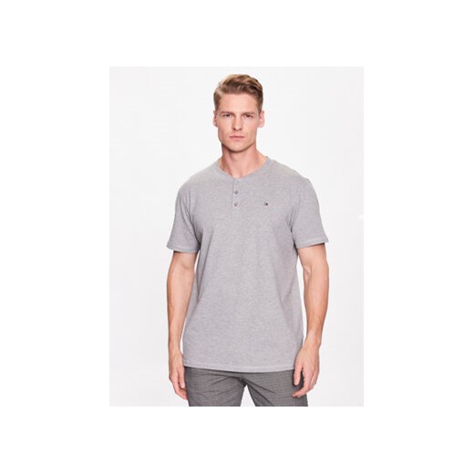 Tommy Hilfiger T-Shirt Henley UM0UM02803 Szary Regular Fit ze sklepu MODIVO w kategorii T-shirty męskie - zdjęcie 168536795