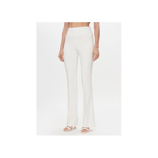 Rinascimento Spodnie materiałowe CFC0117682003 Biały Flare Fit ze sklepu MODIVO w kategorii Spodnie damskie - zdjęcie 168537145