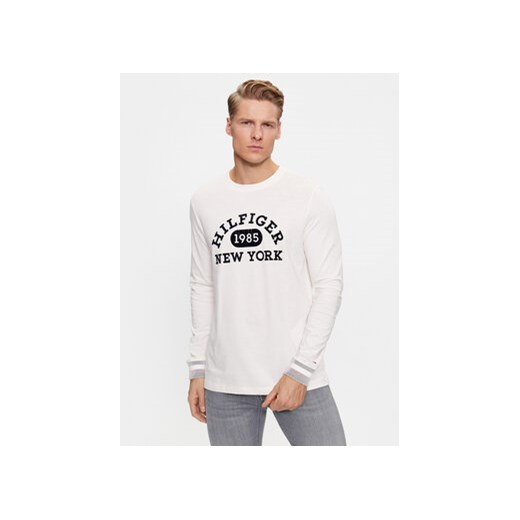 Tommy Hilfiger Longsleeve Collegiate MW0MW32591 Biały Regular Fit ze sklepu MODIVO w kategorii T-shirty męskie - zdjęcie 168538186