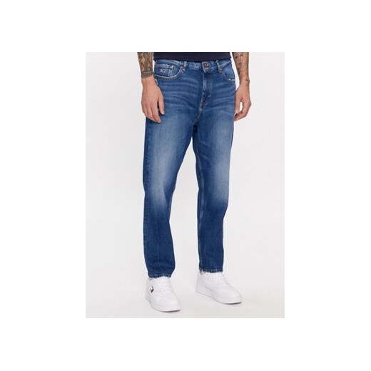 Tommy Jeans Jeansy Isaac DM0DM17653 Granatowy Tapered Fit ze sklepu MODIVO w kategorii Jeansy męskie - zdjęcie 168538349