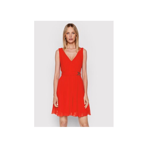 Morgan Sukienka koktajlowa 221-RICHES Czerwony Regular Fit ze sklepu MODIVO w kategorii Sukienki - zdjęcie 168539586