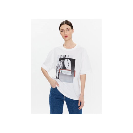 Calvin Klein T-Shirt Photo Print Graphic K20K204995 Biały Relaxed Fit ze sklepu MODIVO w kategorii Bluzki damskie - zdjęcie 168548086